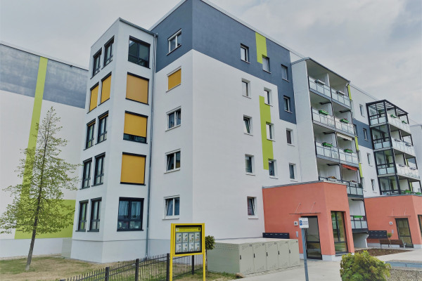 Altersgerechte 2-Raum-Wohnung im Erstbezug, mit Esszimmer und Balkon.